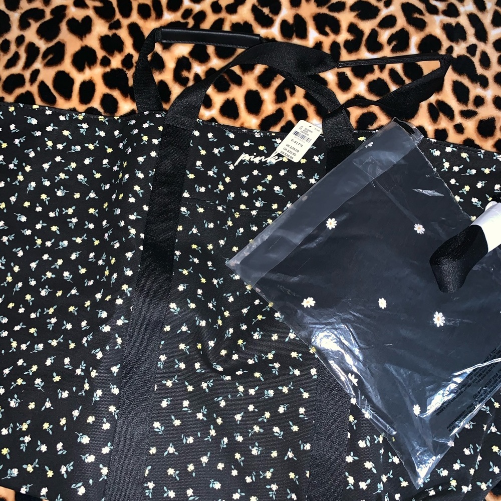 Victoria's Secret Weekender Bag / Tee Size XL NWT - Picture 4 of 8
